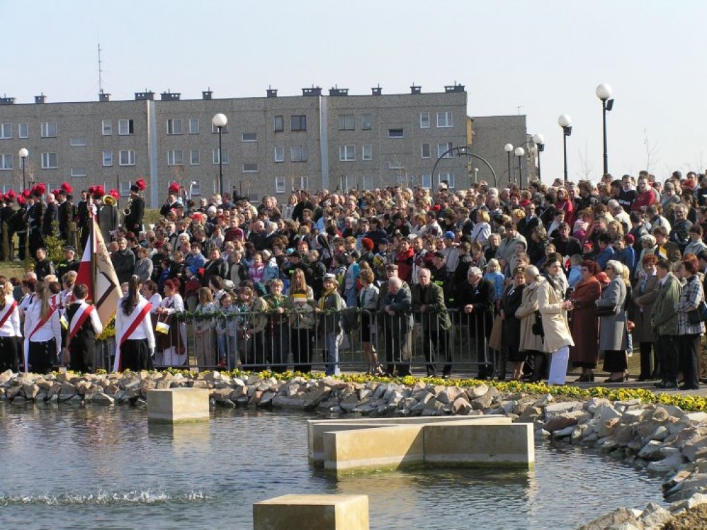 Poświęcenie pomnika Jana Pawła II w Libiążu 8.04. 2006 r.