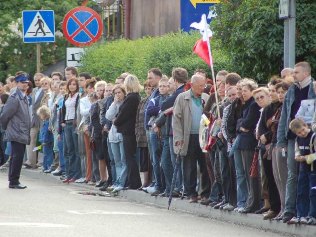 Przejazd papieża Benedykta XVI przez Chrzanów i Libąż 28.05.2006