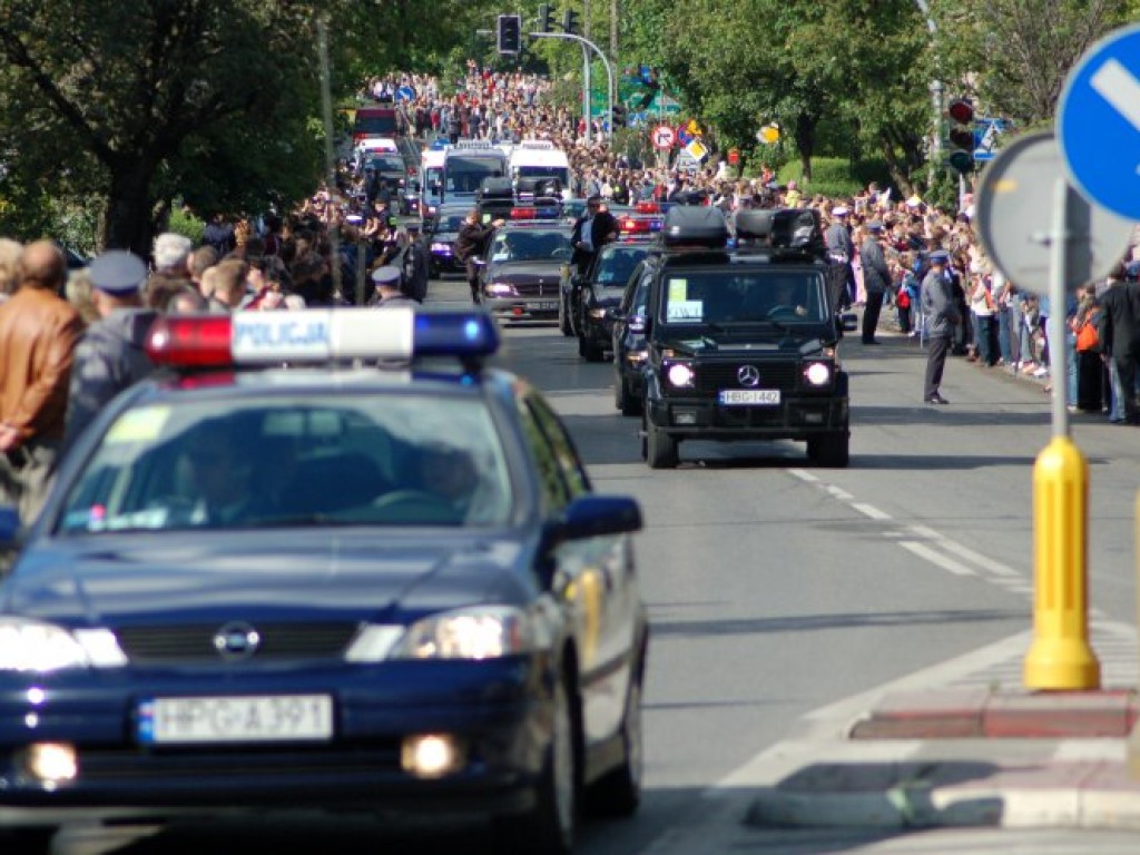 Przejazd papieża Benedykta XVI przez Chrzanów i Libąż 28.05.2006