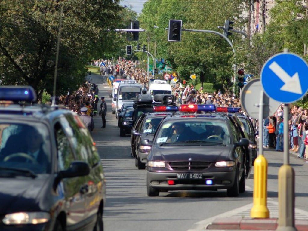 Przejazd papieża Benedykta XVI przez Chrzanów i Libąż 28.05.2006