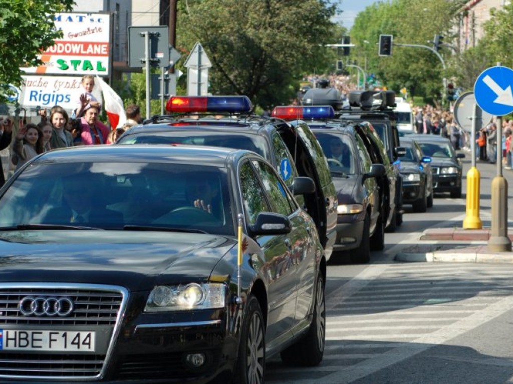 Przejazd papieża Benedykta XVI przez Chrzanów i Libąż 28.05.2006