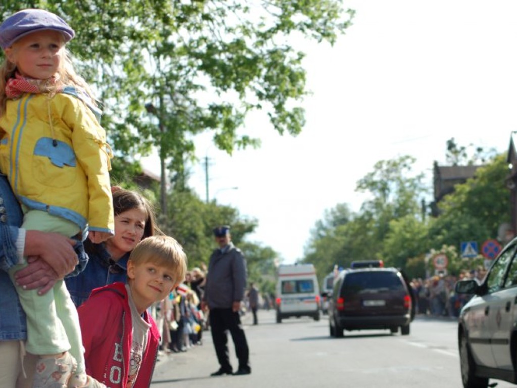 Przejazd papieża Benedykta XVI przez Chrzanów i Libąż 28.05.2006