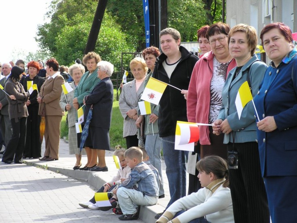 Przejazd papieża Benedykta XVI przez Chrzanów i Libąż 28.05.2006