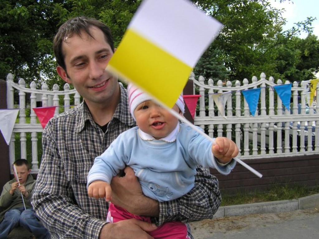 Przejazd papieża Benedykta XVI przez Chrzanów i Libąż 28.05.2006