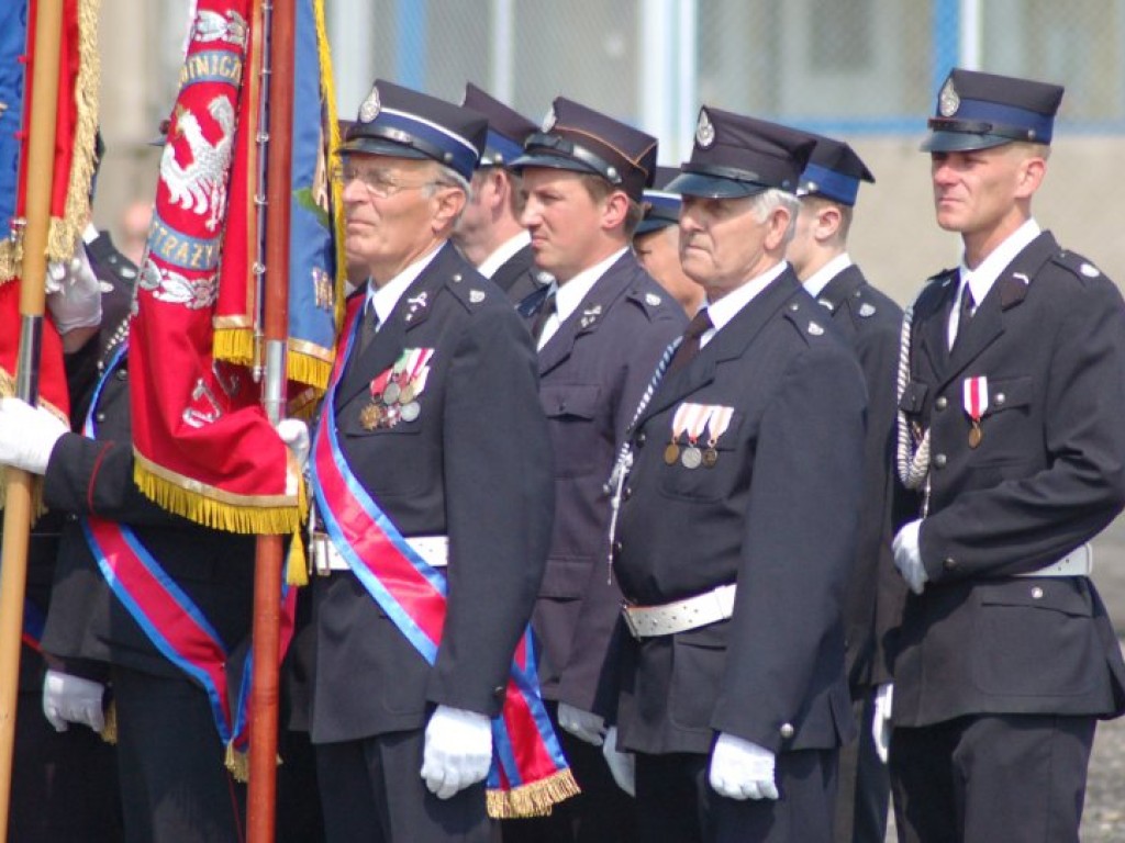 Otwarcie remizy OSP i Domu Pamięci Baty w Chełmku 17.06.2006