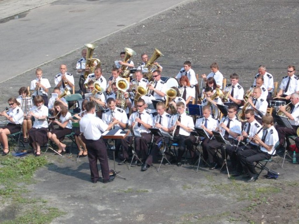 Otwarcie remizy OSP i Domu Pamięci Baty w Chełmku 17.06.2006