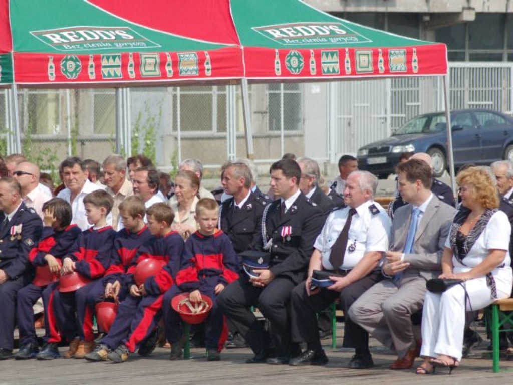 Otwarcie remizy OSP i Domu Pamięci Baty w Chełmku 17.06.2006