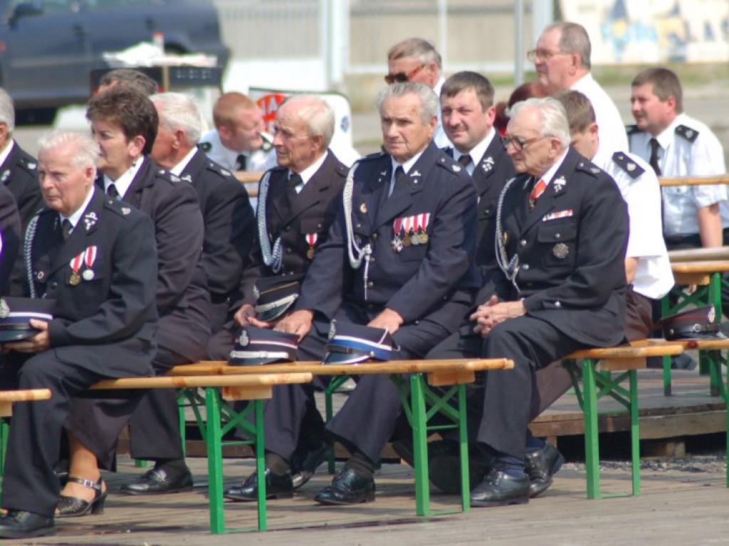 Otwarcie remizy OSP i Domu Pamięci Baty w Chełmku 17.06.2006