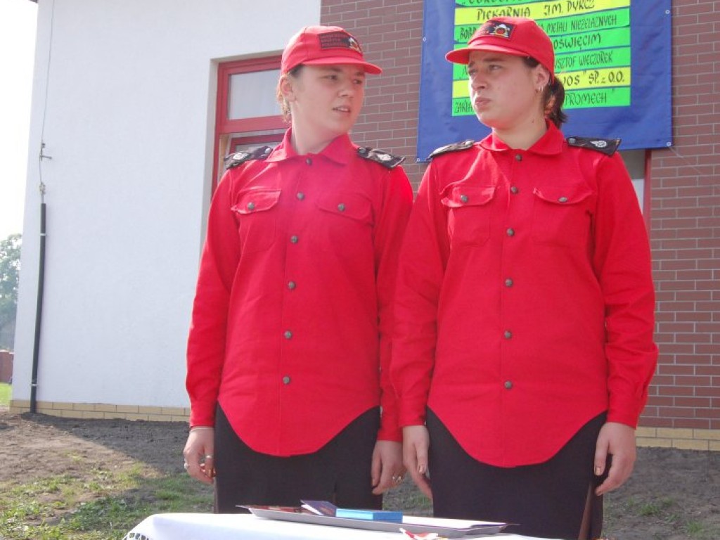Otwarcie remizy OSP i Domu Pamięci Baty w Chełmku 17.06.2006