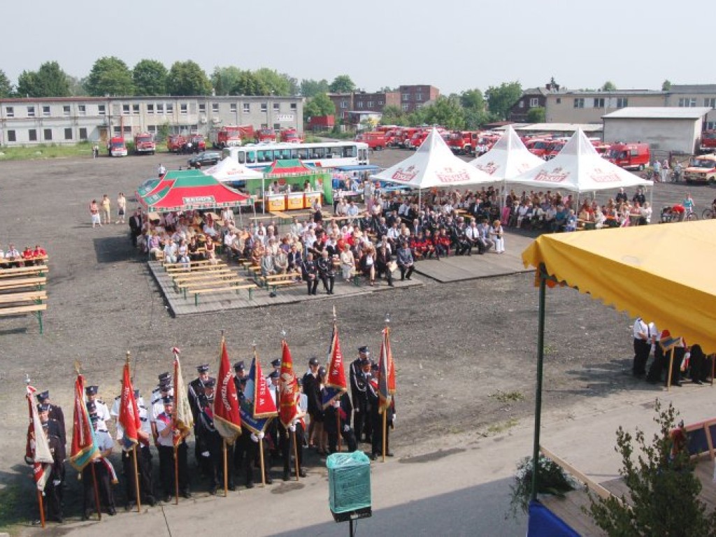 Otwarcie remizy OSP i Domu Pamięci Baty w Chełmku 17.06.2006