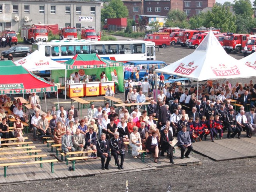Otwarcie remizy OSP i Domu Pamięci Baty w Chełmku 17.06.2006