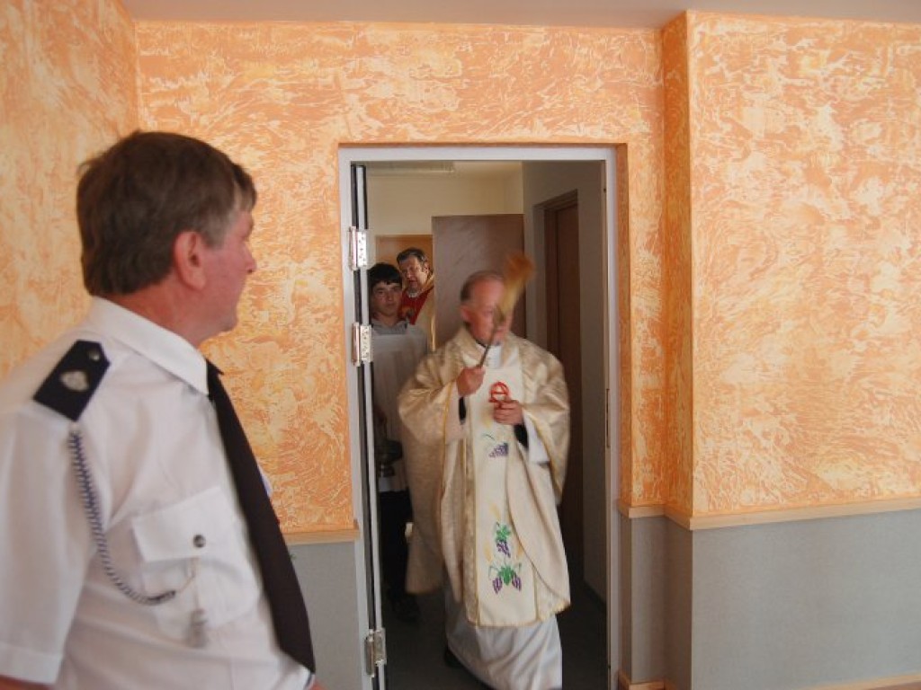 Otwarcie remizy OSP i Domu Pamięci Baty w Chełmku 17.06.2006