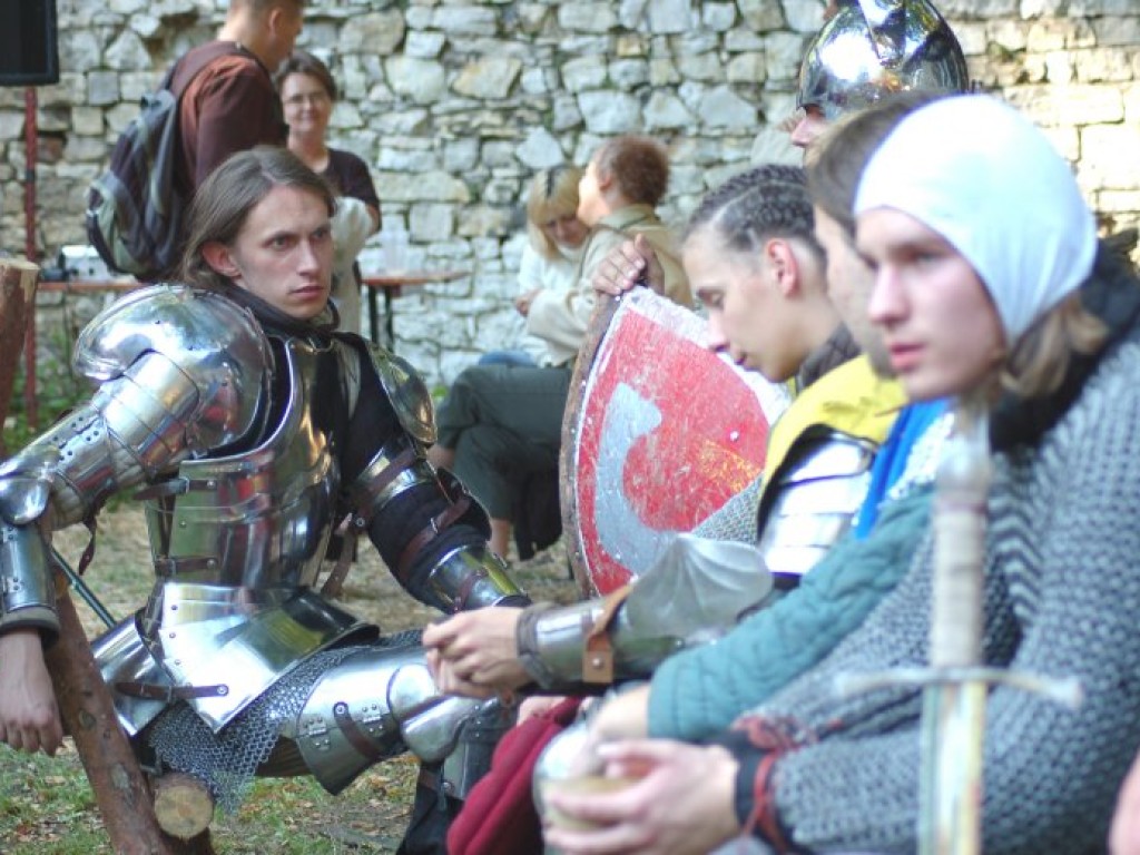 Zamek w Lipowcu - III Ogólnopolski Turniej Rycerski i Łuczniczy 9-10.09.2006