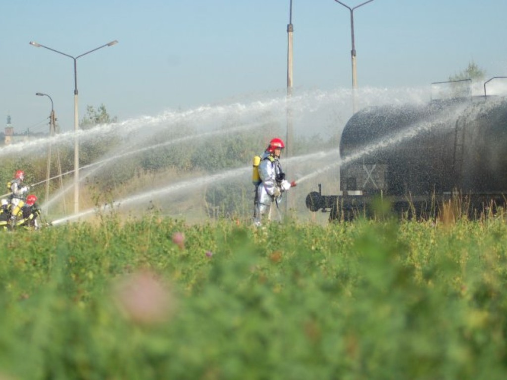 Ćwiczenia strażackie w Zakładach Chemicznych Alwernia SA 10-11.10.2006