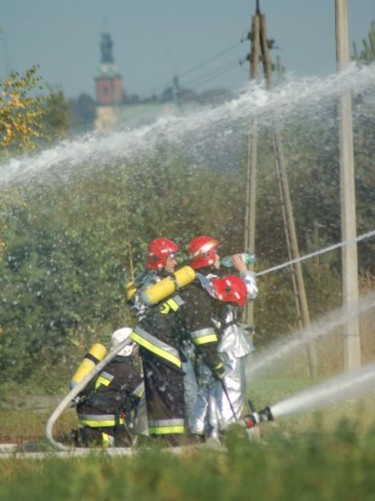 Ćwiczenia strażackie w Zakładach Chemicznych Alwernia SA 10-11.10.2006