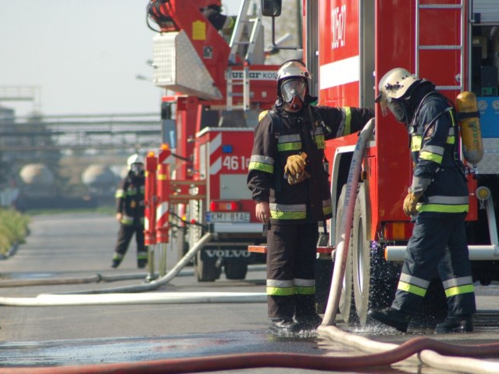 Ćwiczenia strażackie w Zakładach Chemicznych Alwernia SA 10-11.10.2006