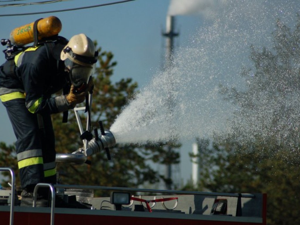 Ćwiczenia strażackie w Zakładach Chemicznych Alwernia SA 10-11.10.2006