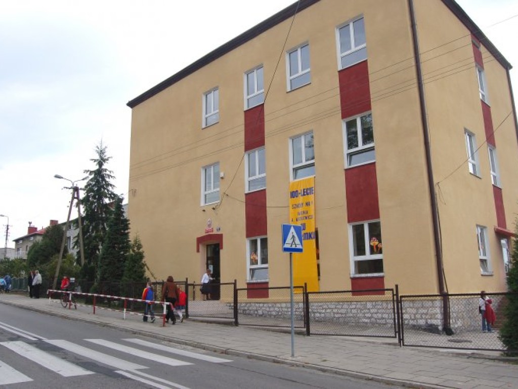 Stulecie Szkoły nr 1 im. Adama Mickiewicza w Chełmku - 20.10.2006