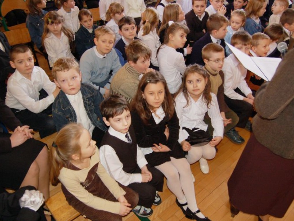 Poświęcenie i nadanie sztandaru Szkole Podstawowej w Kwaczale - 19.03.2007 r.