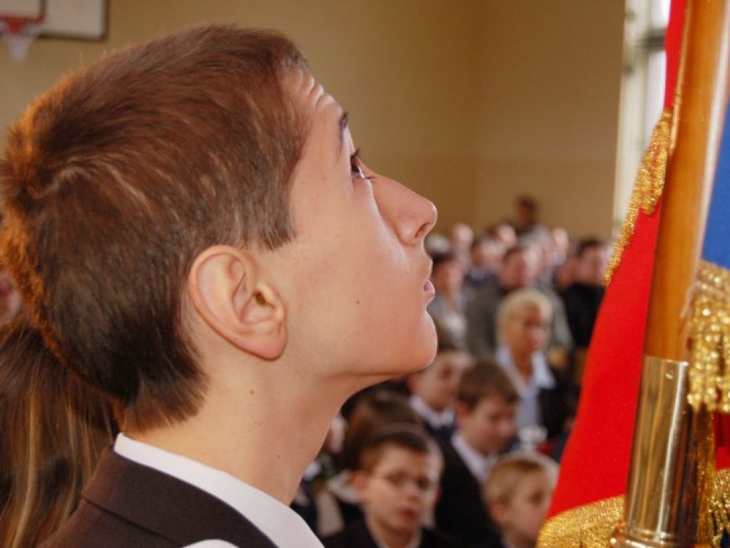 Poświęcenie i nadanie sztandaru Szkole Podstawowej w Kwaczale - 19.03.2007 r.