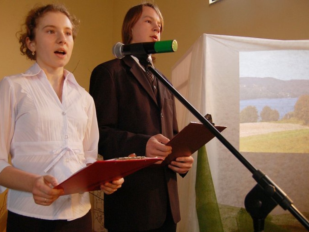 Poświęcenie i nadanie sztandaru Szkole Podstawowej w Kwaczale - 19.03.2007 r.