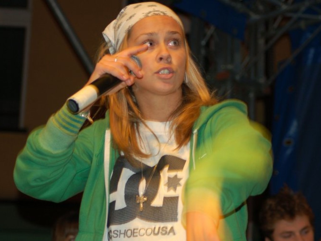 Obchody drugiej rocznicy śmierci papieża Jana Pawła II na Rynku w Chrzanowie 1.04.2007 r.
