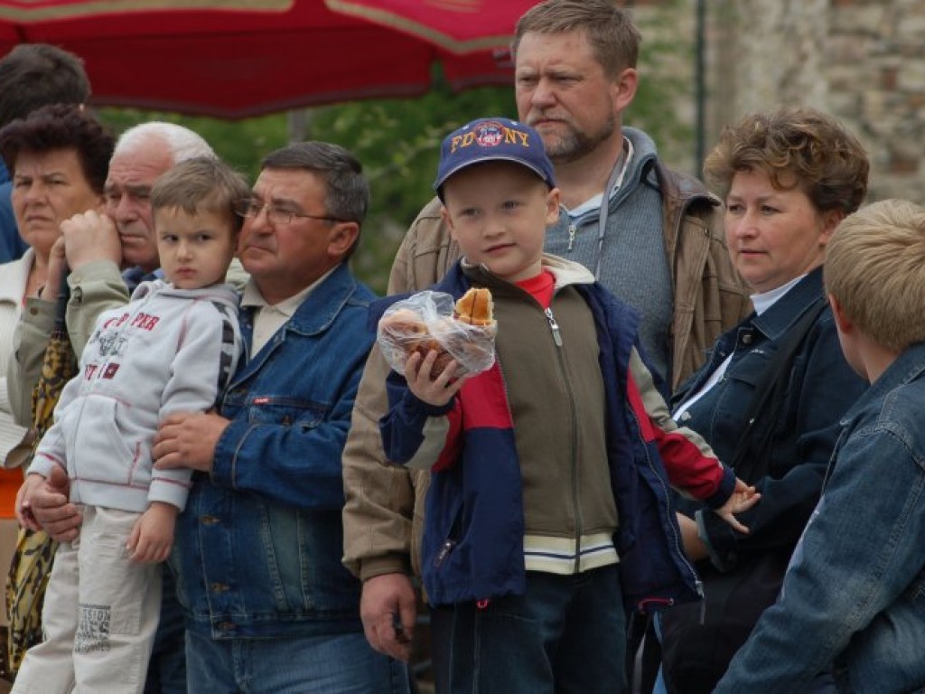 Obchody Powiatowego Dnia Strażaka i 135-lecia chrzanowskiej straży pożarnej na Rynku w Chrzanowie i w komendzie PSP przy ul. Skorupki - 5.05.2007 r.