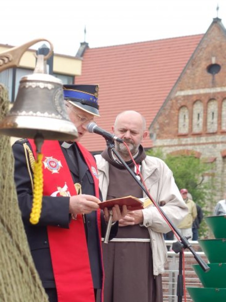 Obchody Powiatowego Dnia Strażaka i 135-lecia chrzanowskiej straży pożarnej na Rynku w Chrzanowie i w komendzie PSP przy ul. Skorupki - 5.05.2007 r.