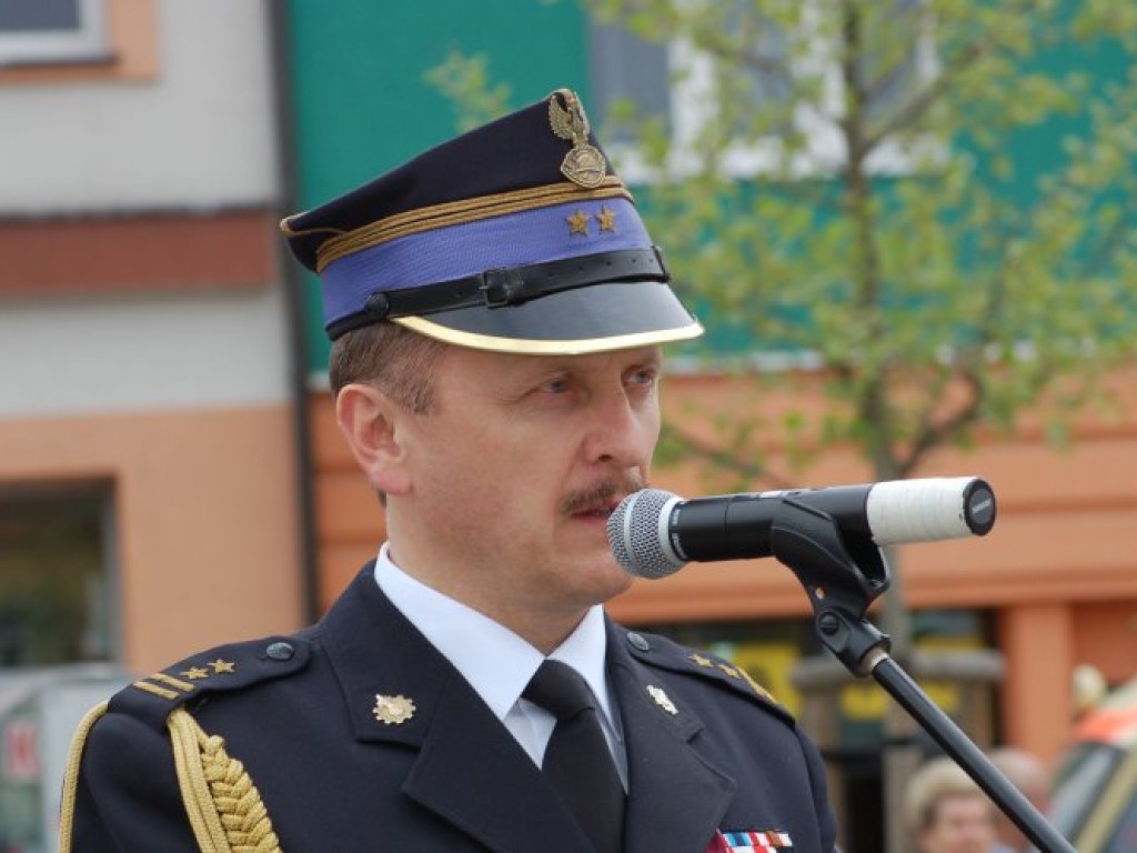 Obchody Powiatowego Dnia Strażaka i 135-lecia chrzanowskiej straży pożarnej na Rynku w Chrzanowie i w komendzie PSP przy ul. Skorupki - 5.05.2007 r.