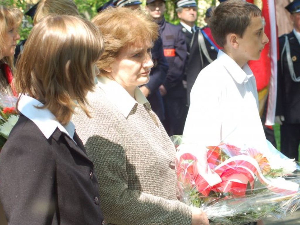 Obchody 216. rocznicy uchwalenia Konstytucji 3 Maja. Rynek w Alwerni - 2007 r.