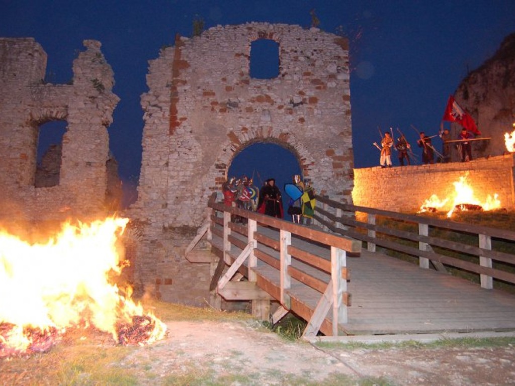 V Turniej Rycerski na zamku w Rabsztynie 7-8.07. 2007 r.