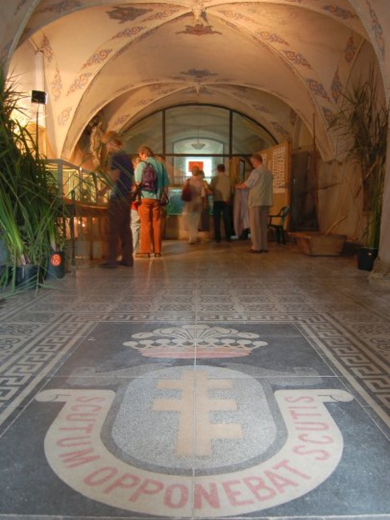 Zamek w Zatorze - wystawa ryb słodkowodnych 7.07.2007 r.