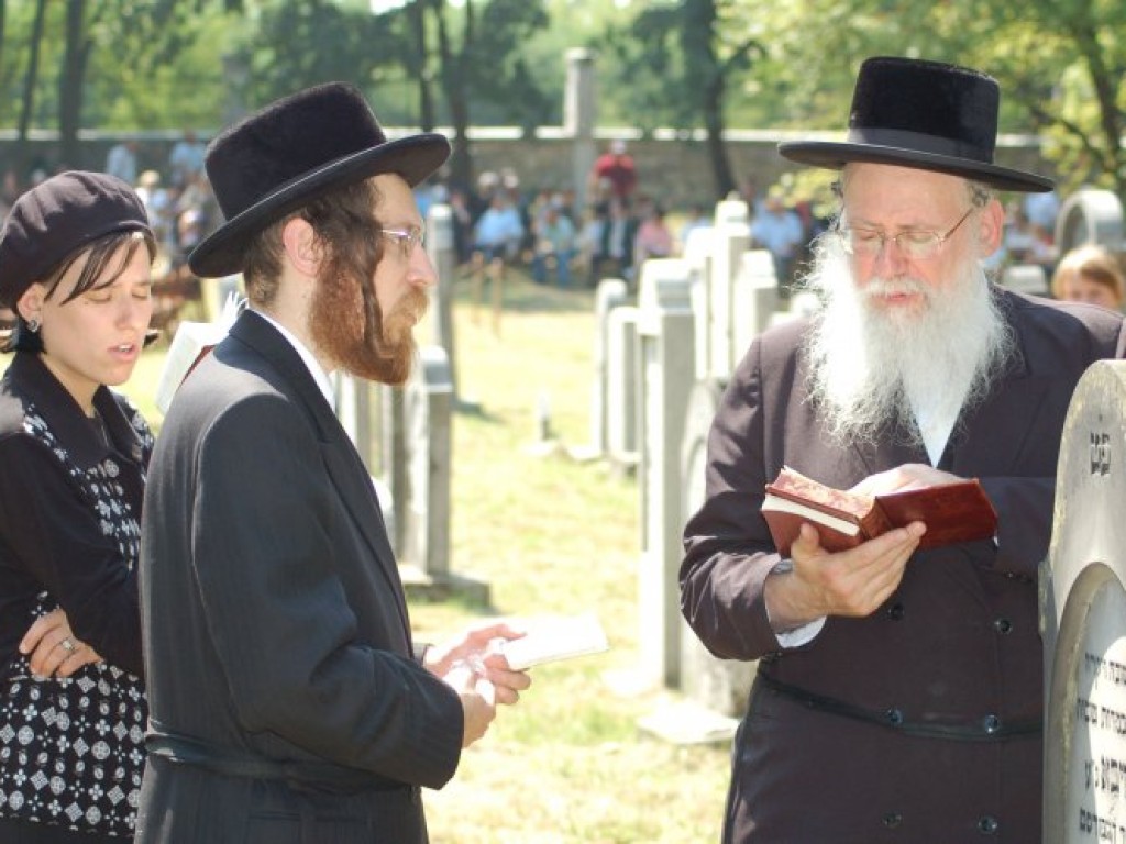 Uroczysta modlitwa na odnowionym cmentarzu żydowskim w Chrzanowie - 7.08.2007 r.
