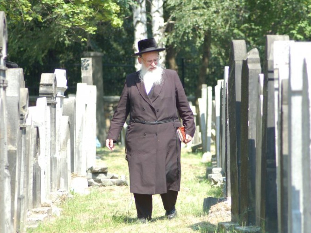 Uroczysta modlitwa na odnowionym cmentarzu żydowskim w Chrzanowie - 7.08.2007 r.