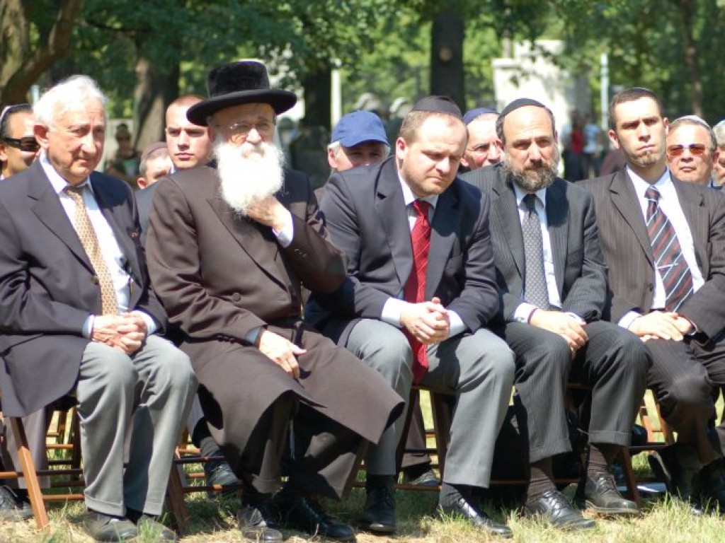 Uroczysta modlitwa na odnowionym cmentarzu żydowskim w Chrzanowie - 7.08.2007 r.