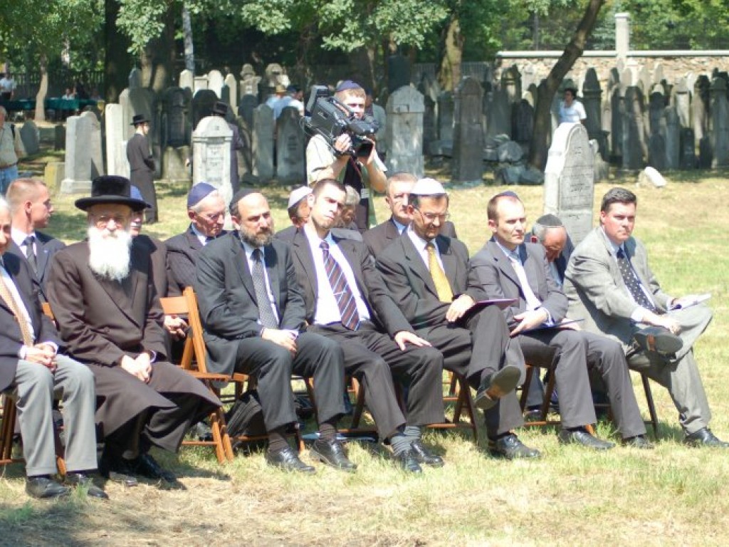 Uroczysta modlitwa na odnowionym cmentarzu żydowskim w Chrzanowie - 7.08.2007 r.