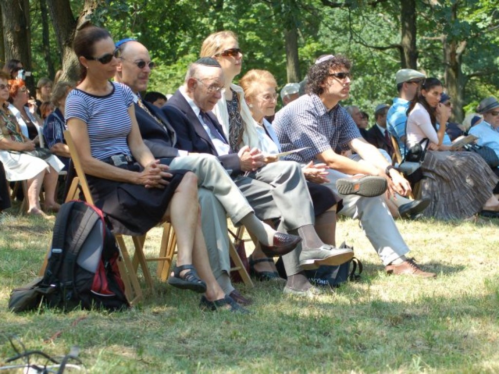 Uroczysta modlitwa na odnowionym cmentarzu żydowskim w Chrzanowie - 7.08.2007 r.