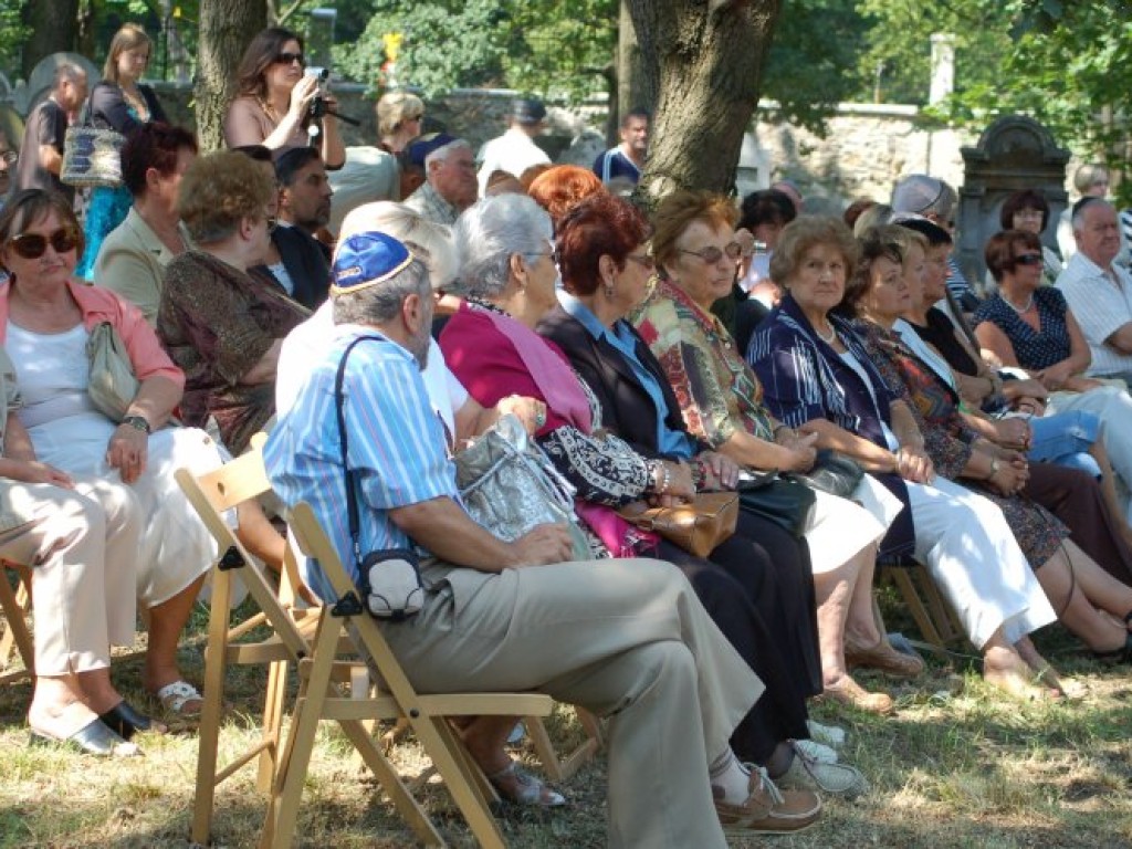 Uroczysta modlitwa na odnowionym cmentarzu żydowskim w Chrzanowie - 7.08.2007 r.