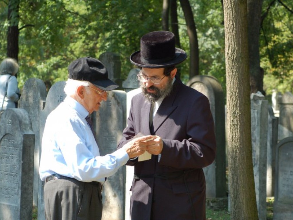 Uroczysta modlitwa na odnowionym cmentarzu żydowskim w Chrzanowie - 7.08.2007 r.