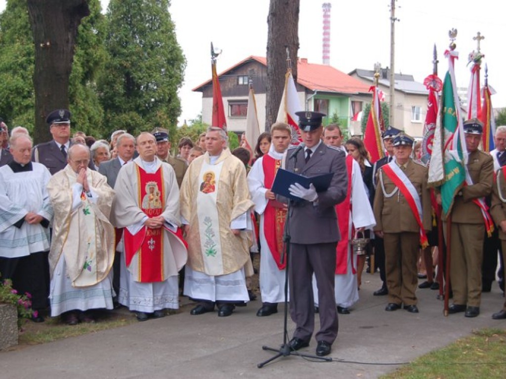 Odsłonięcie tablicy upamiętniającej żołnierzy poległych w Chełmku we wrześniu 1939 roku - 3.09.2007 r.