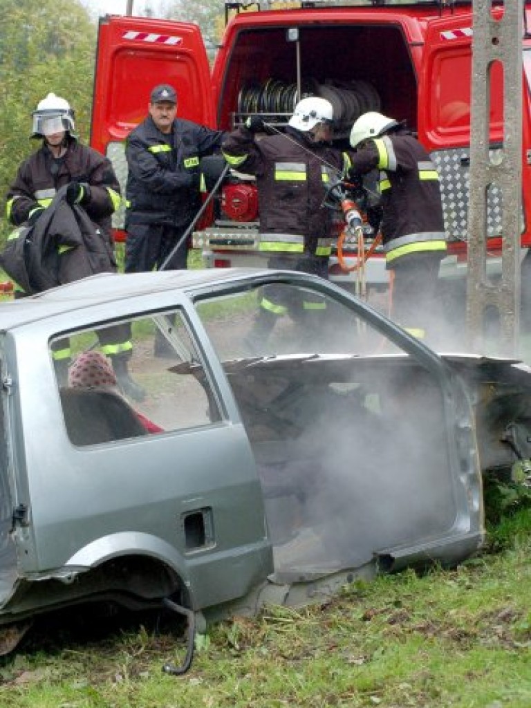 Poświęcenie nowego sprzętu strażackiego w Grojcu - 7.10.2007 r.