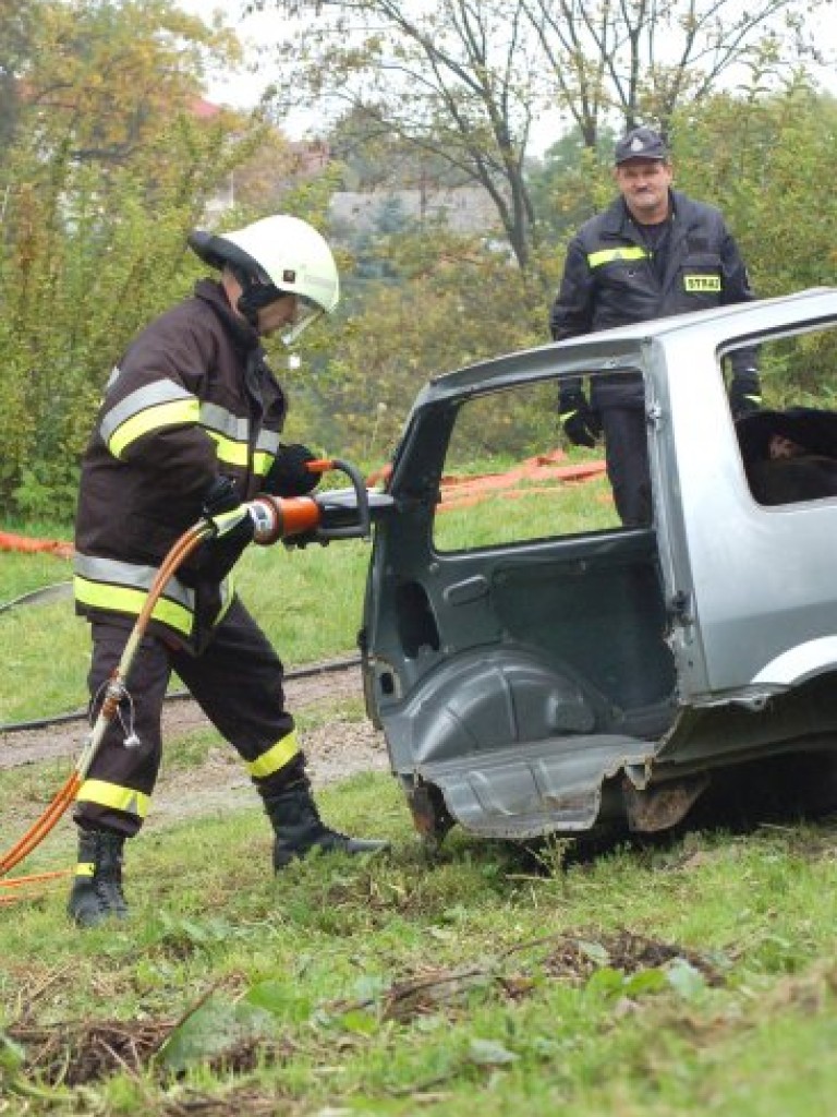 Poświęcenie nowego sprzętu strażackiego w Grojcu - 7.10.2007 r.