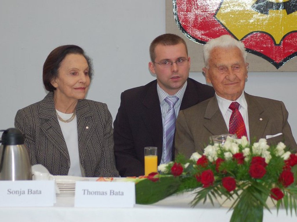 Wręczenie aktu nadania Honorowego Obywatelstwa Gminy Chełmek Thomasowi J. Bacie - Chełmek 18.10.2007