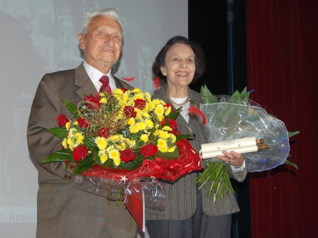 Wręczenie aktu nadania Honorowego Obywatelstwa Gminy Chełmek Thomasowi J. Bacie - Chełmek 18.10.2007