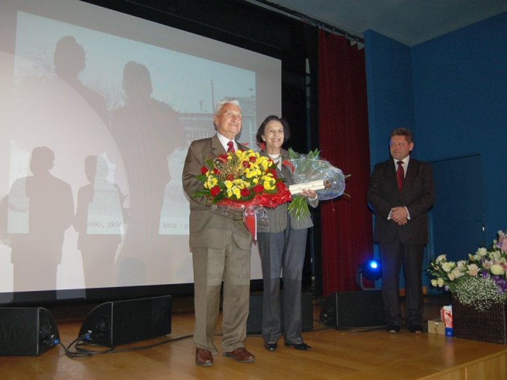 Wręczenie aktu nadania Honorowego Obywatelstwa Gminy Chełmek Thomasowi J. Bacie - Chełmek 18.10.2007