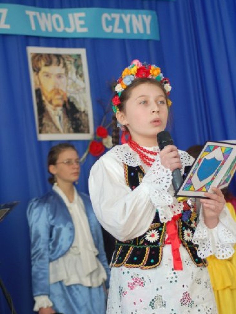 Obchody setnej rocznicy śmierci Stanisława Wyspiańskiego w Szkole Podstawowej w Porębie Żegoty - 29 listopada 2007 r.
