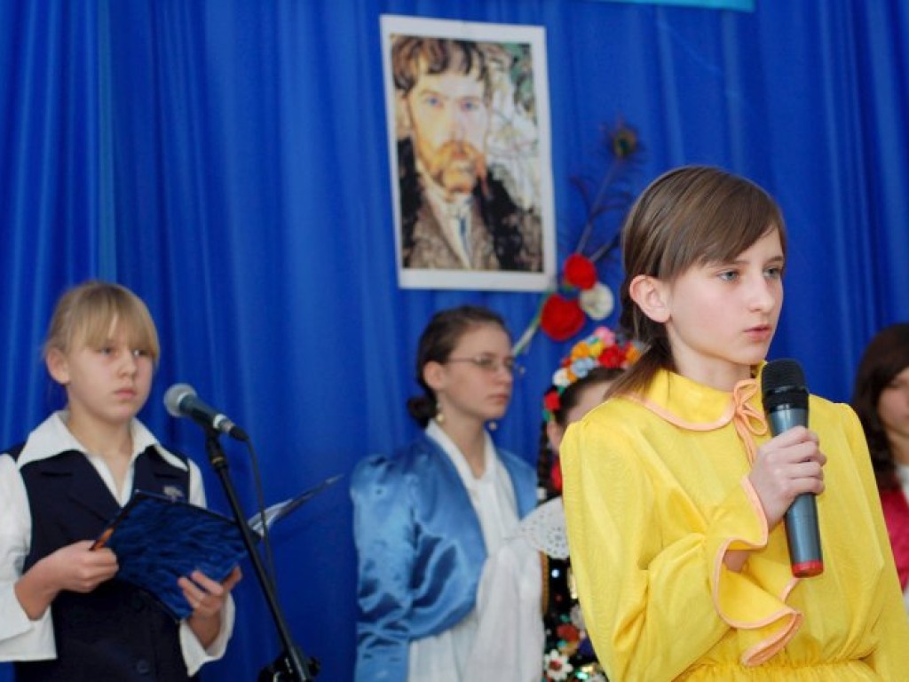 Obchody setnej rocznicy śmierci Stanisława Wyspiańskiego w Szkole Podstawowej w Porębie Żegoty - 29 listopada 2007 r.