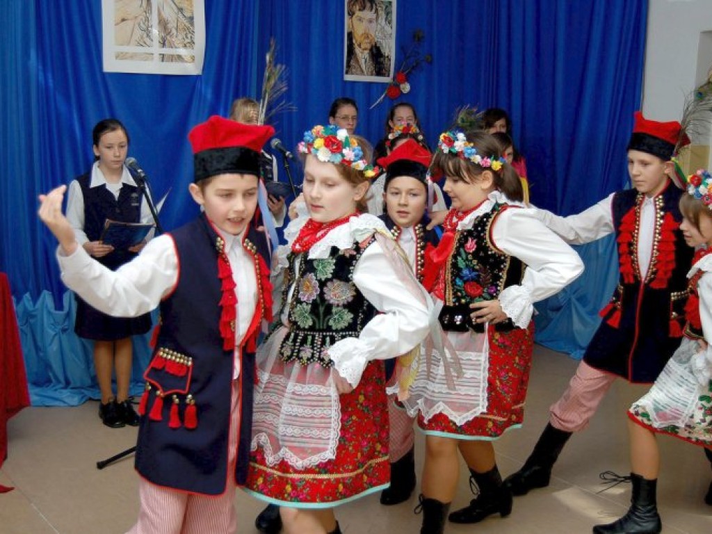 Obchody setnej rocznicy śmierci Stanisława Wyspiańskiego w Szkole Podstawowej w Porębie Żegoty - 29 listopada 2007 r.