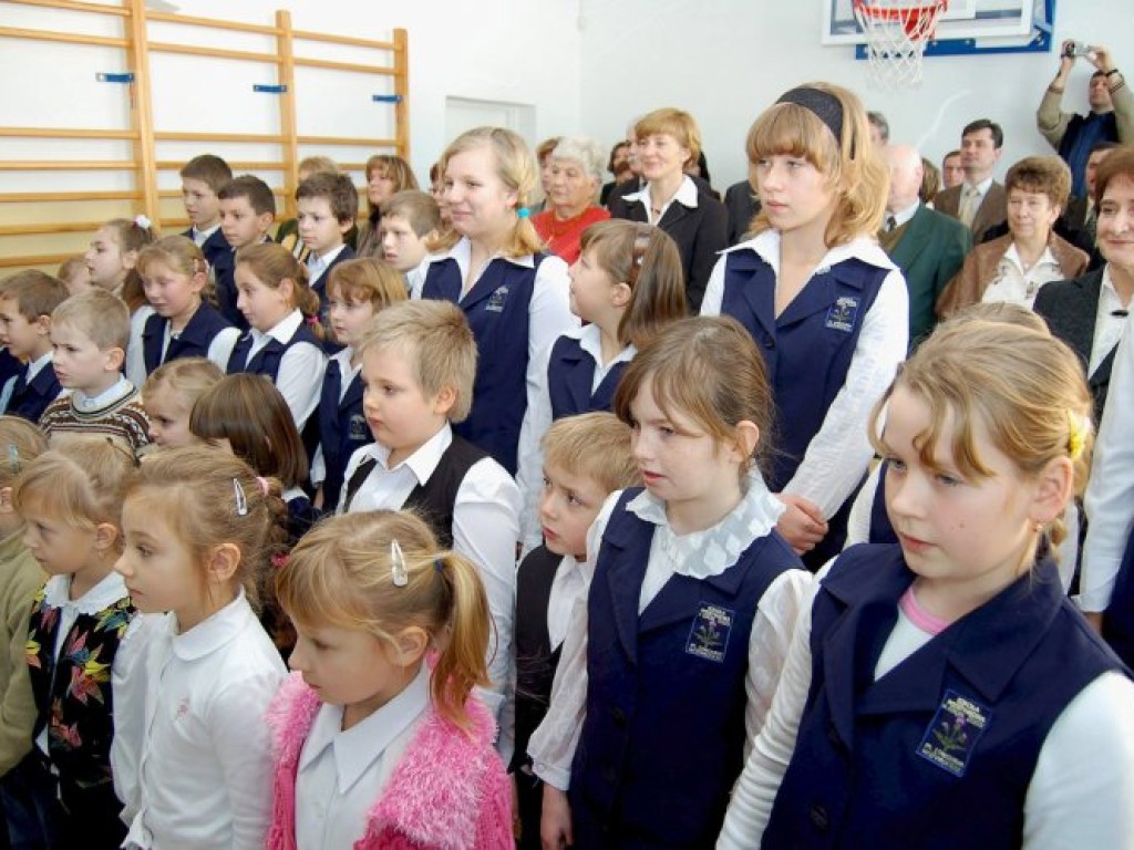 Obchody setnej rocznicy śmierci Stanisława Wyspiańskiego w Szkole Podstawowej w Porębie Żegoty - 29 listopada 2007 r.