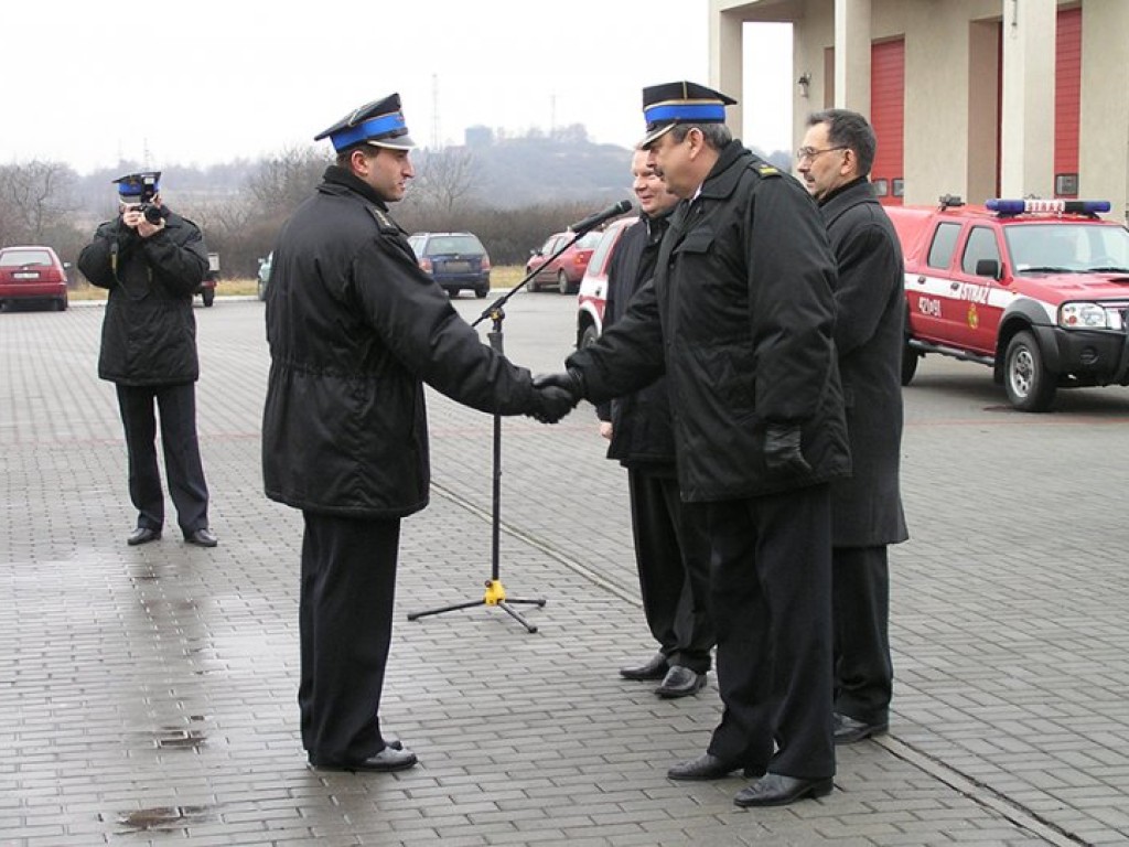 Przekazanie Jednostce Ratowniczo-Gaśniczej w Chrzanowie ciężkiego samochodu Scania P380 - 22.02.2008 r.